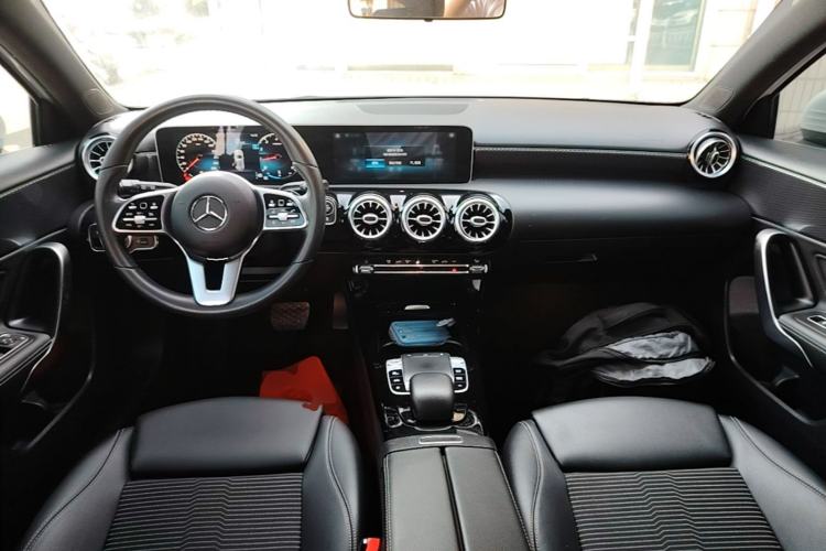 Used Mercedes-Benz A-Class 2019 A 200 Dynamic Edition Center Console