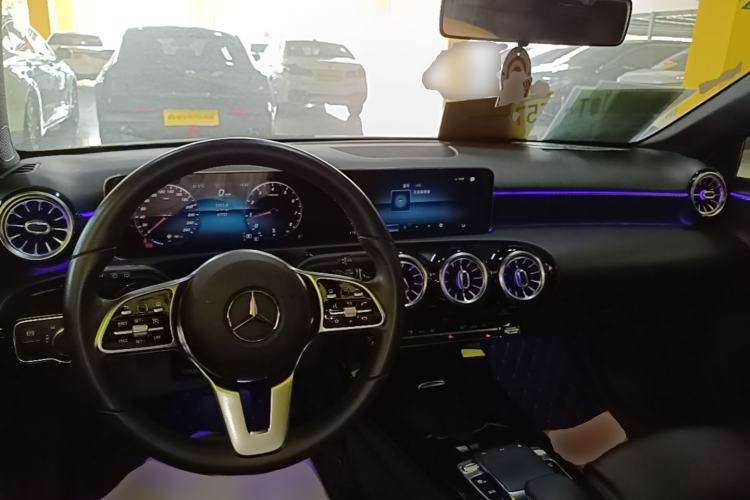 Used Mercedes-Benz A-Class 2019 A 200 Dynamic Edition Center Console