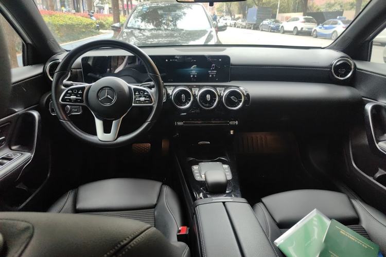 Used Mercedes-Benz A-Class 2019 A 200 Dynamic Edition Center Console