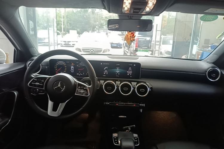 Used Mercedes-Benz A-Class 2019 A 200 Dynamic Edition Center Console