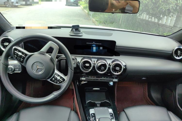 Used Mercedes-Benz A-Class 2019 A 200 Dynamic Edition Center Console