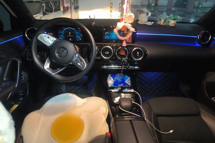 Used Mercedes-Benz A-Class 2019 A 180 L Center Console
