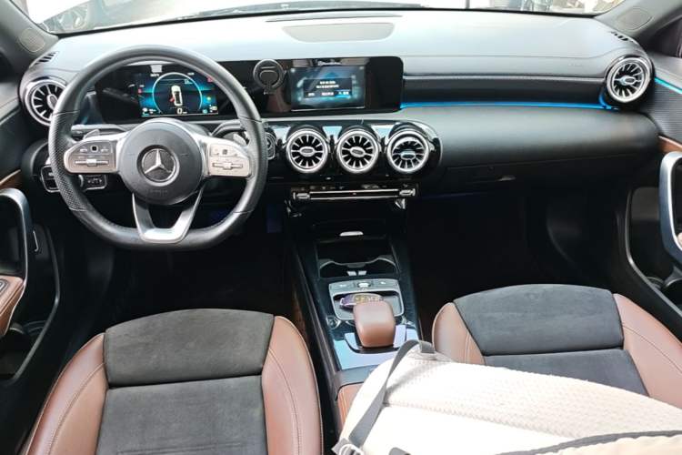 Used Mercedes-Benz A-Class 2019 A 180 L Sport Sedan Center Console