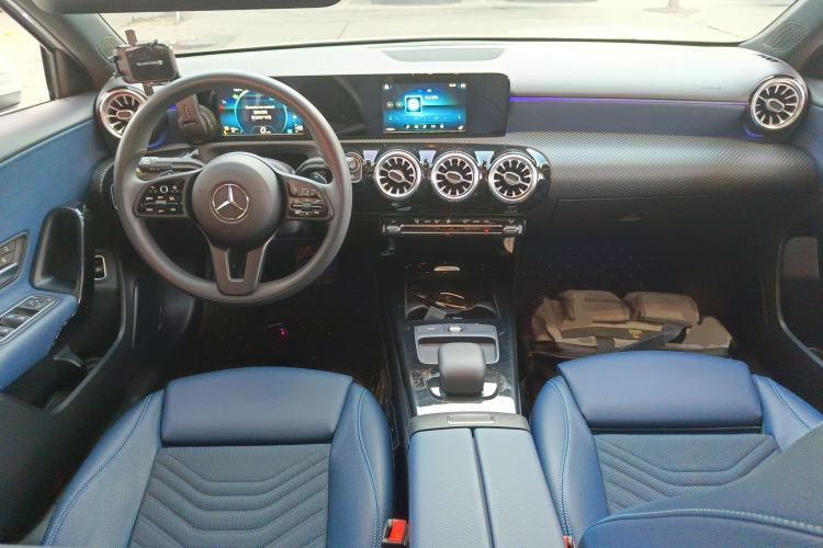 Used Mercedes-Benz A-Class 2019 A 180 L Center Console