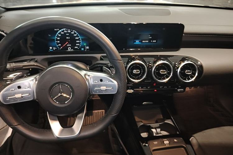Used Mercedes-Benz A-Class 2019 A 180 L Sport Sedan Center Console