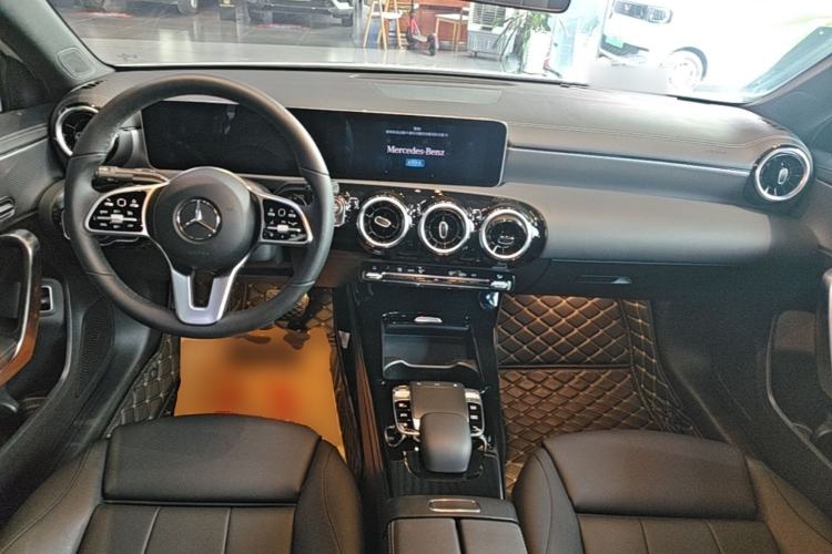 Used Mercedes-Benz A-Class 2019 A 200 L Center Console