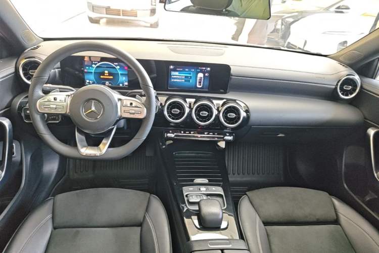 Used Mercedes-Benz A-Class 2019 A 180 L Sport Sedan Center Console