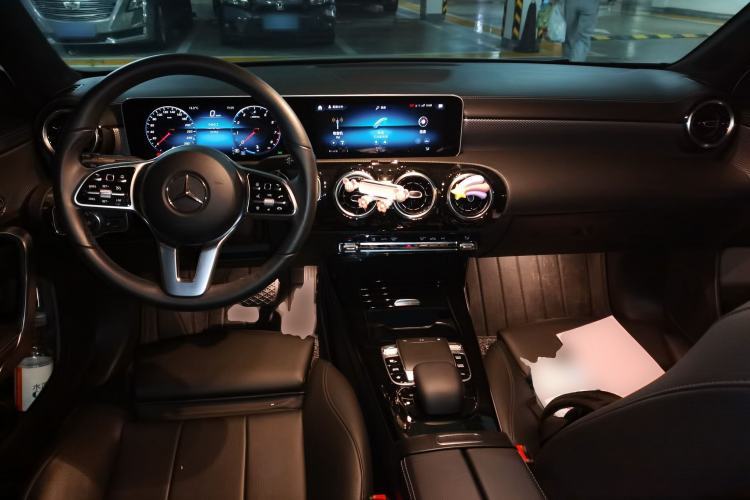 Used Mercedes-Benz A-Class 2019 A 200 L Center Console