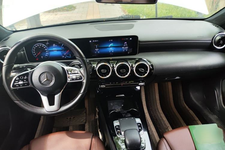 Used Mercedes-Benz A-Class 2019 A 200 Dynamic Edition Center Console
