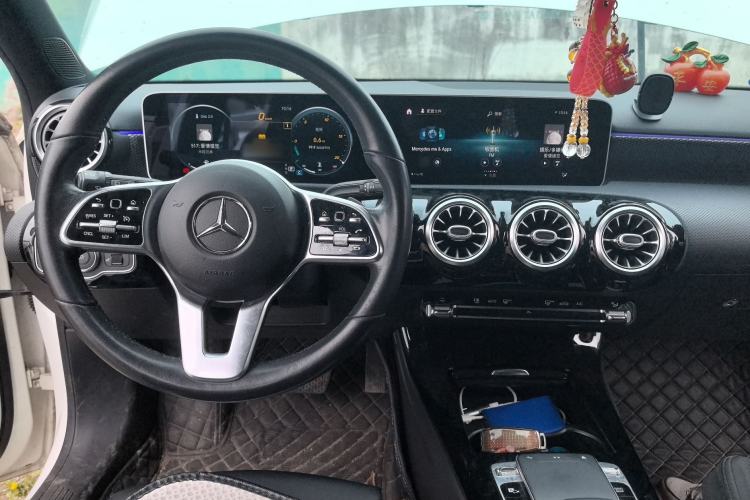 Used Mercedes-Benz A-Class 2019 A 200 Dynamic Edition Center Console