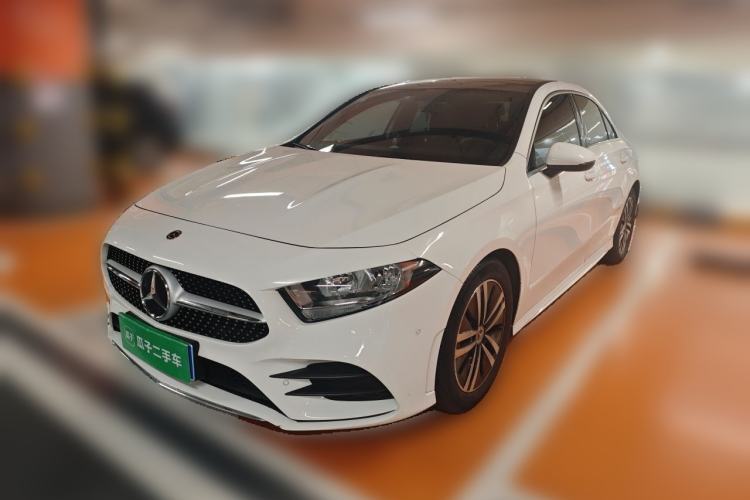 Ojetý Mercedes-Benz A-Class 2019 A 180 L Sport Sedan Guazi used car, China used car export, Used car for sale, Used cars, Cheapest cars for sale