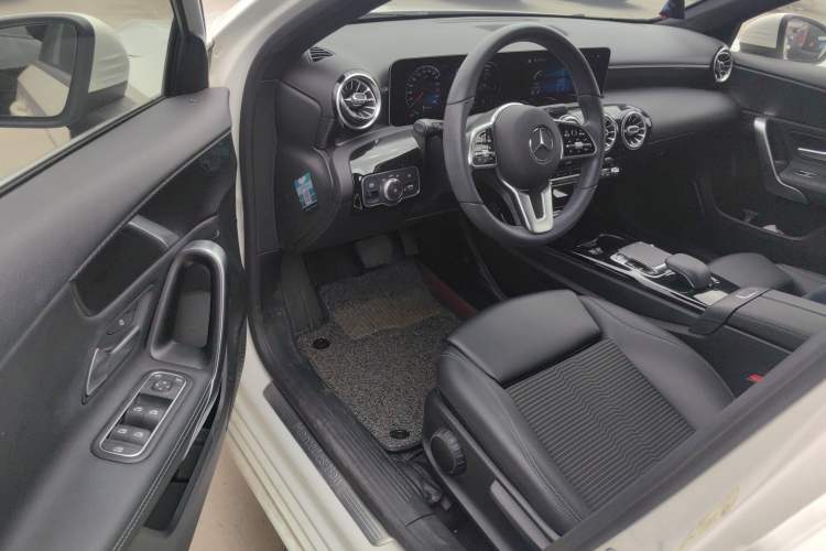 Used Mercedes-Benz A-Class 2019 A 200 Dynamic Edition Driver Seat