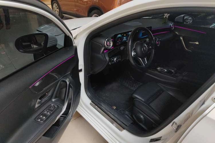 Used Mercedes-Benz A-Class 2019 A 200 Dynamic Edition Driver Seat