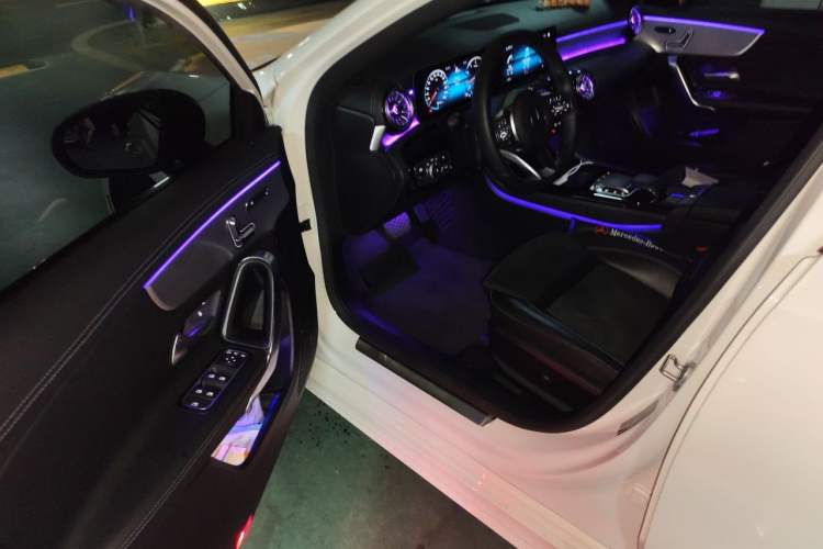 Used Mercedes-Benz A-Class 2019 A 220 L 4MATIC Sport Sedan Driver Seat