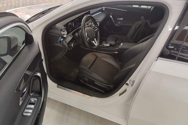 Used Mercedes-Benz A-Class 2019 A 200 Dynamic Edition Driver Seat