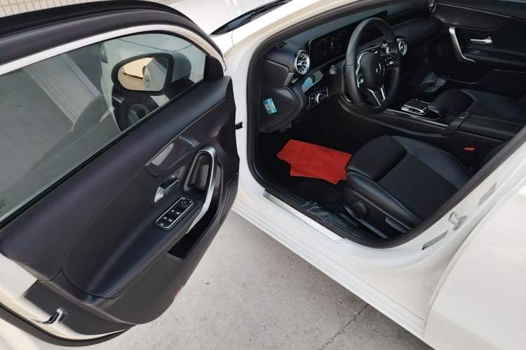 Used Mercedes-Benz A-Class 2019 A 200 Dynamic Edition Driver Seat