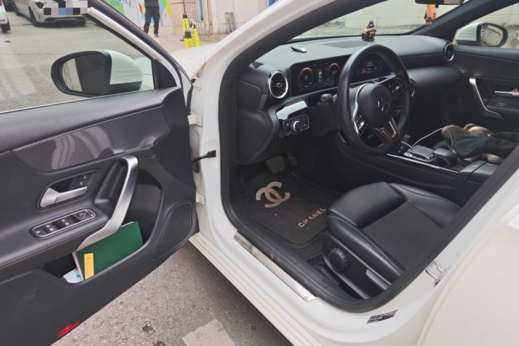 Used Mercedes-Benz A-Class 2019 A 200 Dynamic Edition Driver Seat