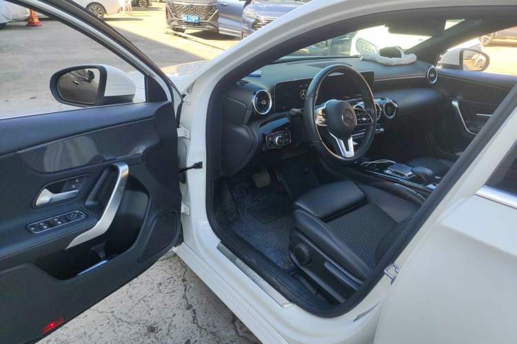 Used Mercedes-Benz A-Class 2019 A 200 Dynamic Edition Driver Seat