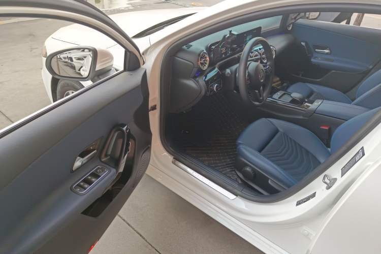 Used Mercedes-Benz A-Class 2019 A 180 L Driver Seat