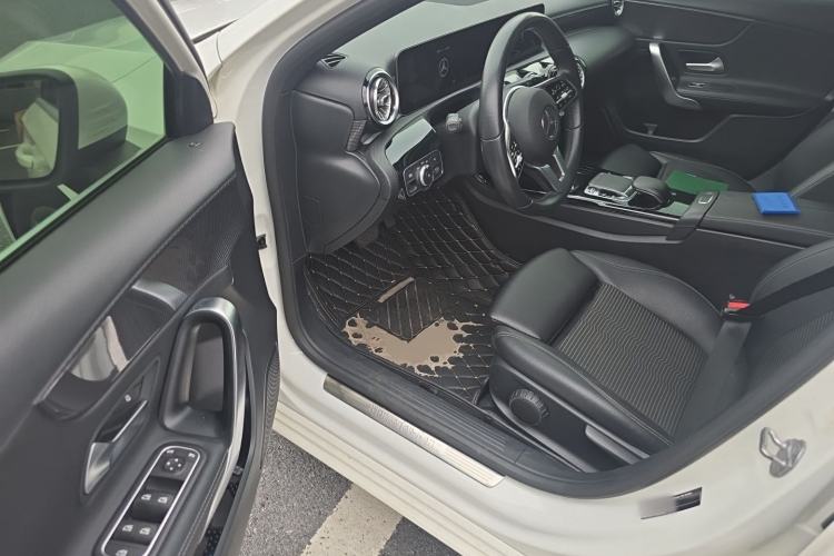 Used Mercedes-Benz A-Class 2019 A 200 Dynamic Edition Driver Seat