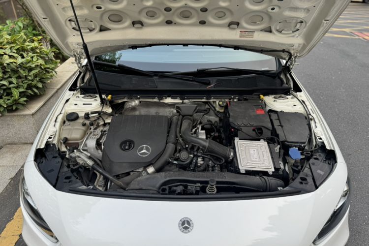 Used Mercedes-Benz A-Class 2019 A 200 Dynamic Edition Engine Bay