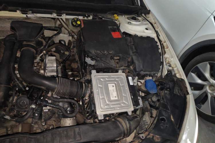 Used Mercedes-Benz A-Class 2019 A 200 L Sport Sedan Engine Bay Left