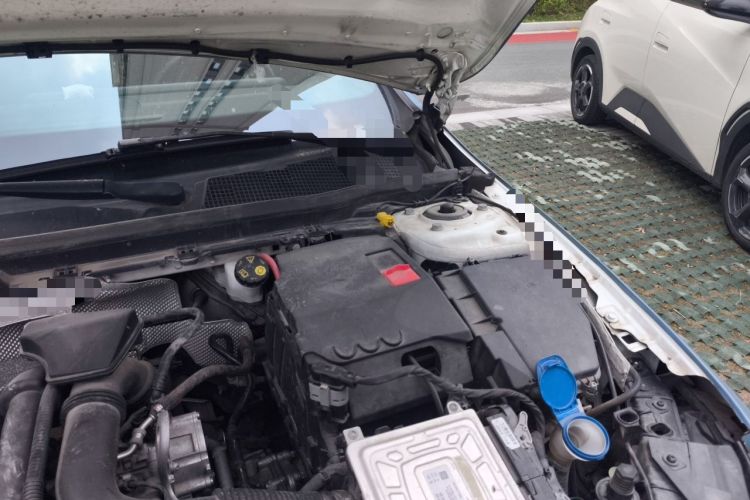 Used Mercedes-Benz A-Class 2019 A 200 L Sport Sedan Engine Bay Left