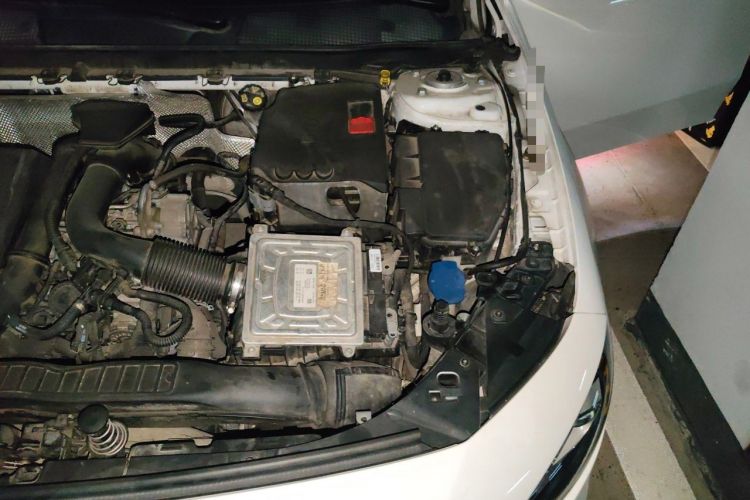 Used Mercedes-Benz A-Class 2019 A 200 L Sport Sedan Engine Bay Left