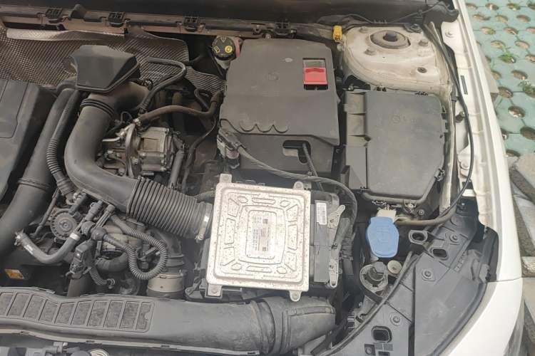 Used Mercedes-Benz A-Class 2019 Revised A 200 L Engine Bay Left