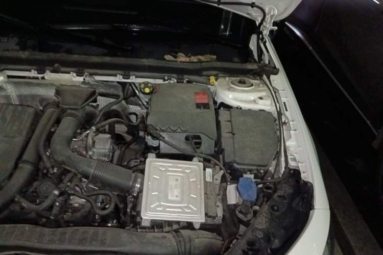 Used Mercedes-Benz A-Class 2019 A 200 L Sport Sedan Engine Bay Left