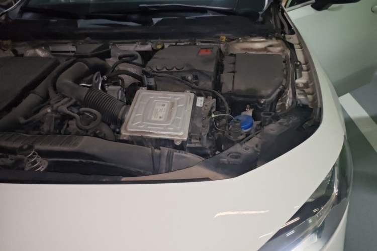 Used Mercedes-Benz A-Class 2019 A 180 L Sport Sedan Engine Bay Left