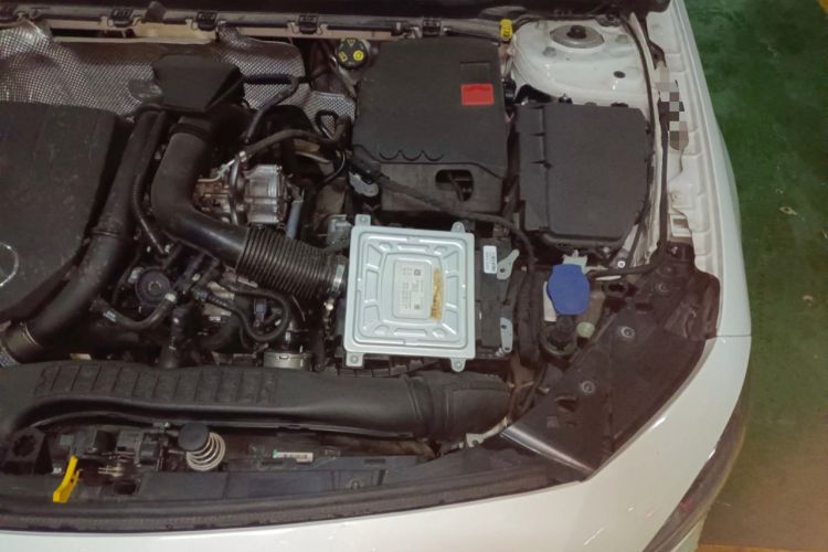 Used Mercedes-Benz A-Class 2019 A 180 L Sport Sedan Engine Bay Left