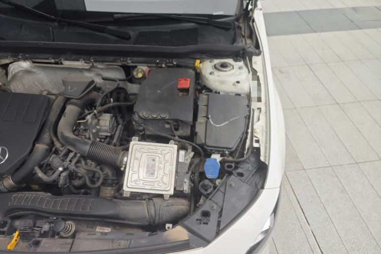 Used Mercedes-Benz A-Class 2019 A 200 L Engine Bay Left