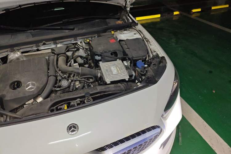 Used Mercedes-Benz A-Class 2019 A 200 L Sport Sedan First Edition Special Edition Engine Bay Left