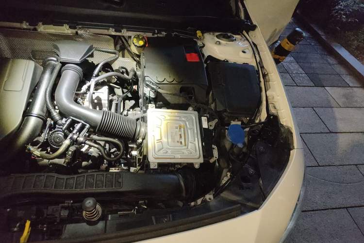 Used Mercedes-Benz A-Class 2019 Restyled A 200 L Sport Sedan Engine Bay Left
