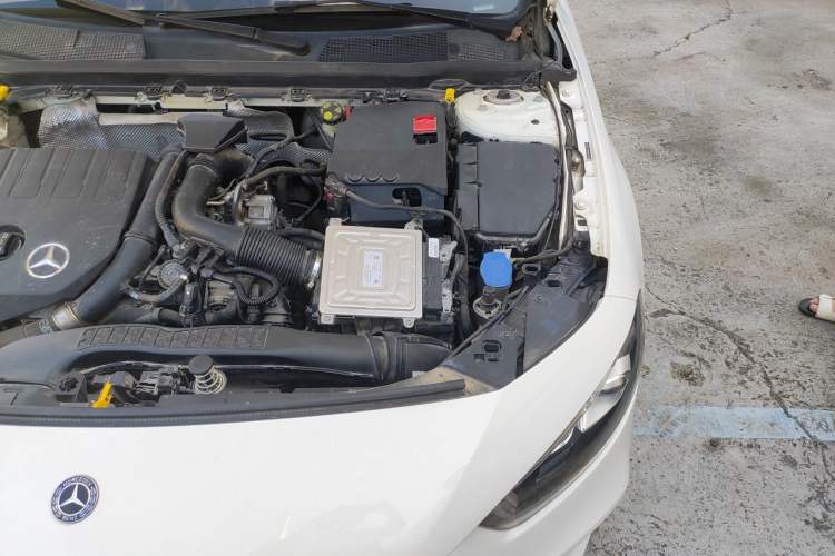 Used Mercedes-Benz A-Class 2019 A 200 Dynamic Edition Engine Bay Left