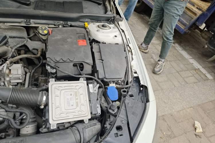 Used Mercedes-Benz A-Class 2019 A 200 L Sport Sedan Engine Bay Left
