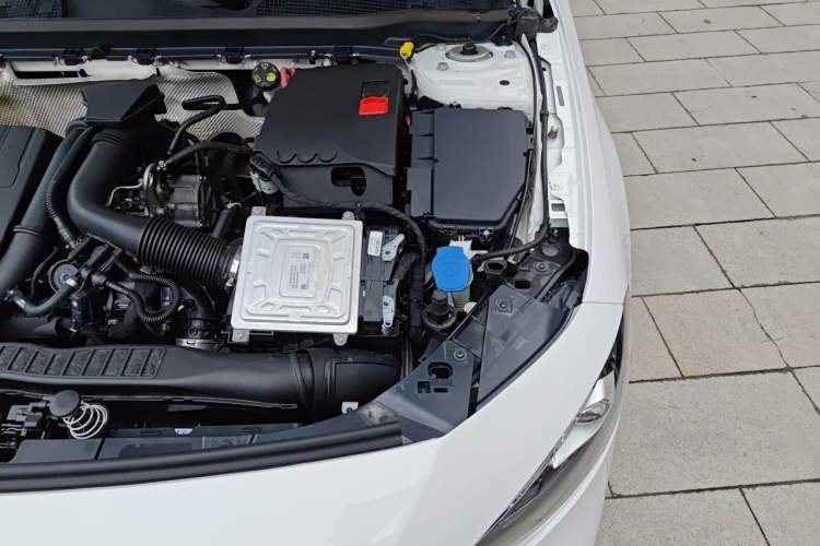 Used Mercedes-Benz A-Class 2019 A 200 L Sport Sedan Engine Bay Left