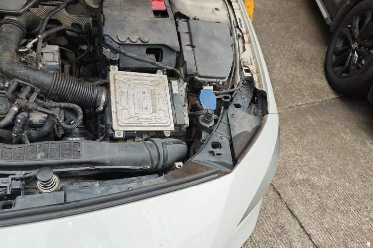 Used Mercedes-Benz A-Class 2019 A 180 L Sport Sedan Engine Bay Left