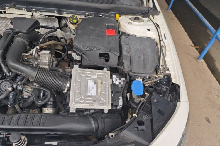 Used Mercedes-Benz A-Class 2019 A 200 Dynamic Edition Engine Bay Left