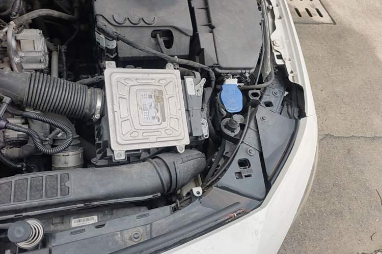 Used Mercedes-Benz A-Class 2019 Restyled A 200 L Sport Sedan Engine Bay Left