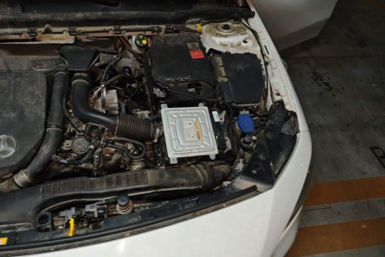 Used Mercedes-Benz A-Class 2019 A 200 L Sport Sedan Engine Bay Left