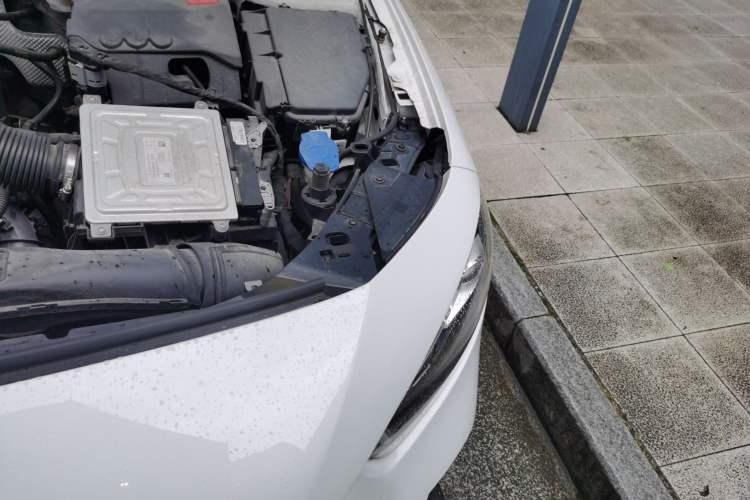 Used Mercedes-Benz A-Class 2019 A 200 L Sport Sedan Engine Bay Left