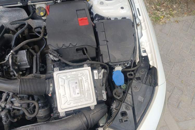 Used Mercedes-Benz A-Class 2019 A 200 L Sport Sedan Engine Bay Left