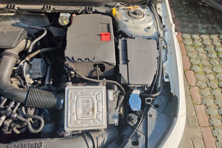 Used Mercedes-Benz A-Class 2019 A 200 L Sport Sedan Engine Bay Left