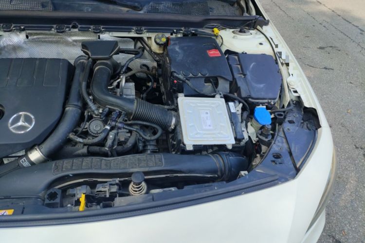 Used Mercedes-Benz A-Class 2019 A 200 Dynamic Edition Engine Bay Left