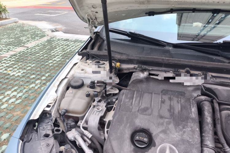 Used Mercedes-Benz A-Class 2019 A 200 L Sport Sedan Engine Bay Right