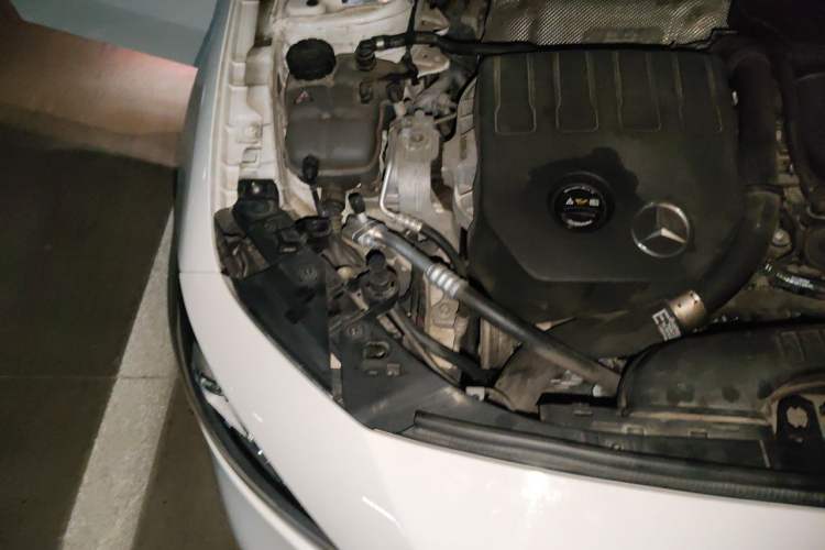 Used Mercedes-Benz A-Class 2019 A 200 L Sport Sedan Engine Bay Right