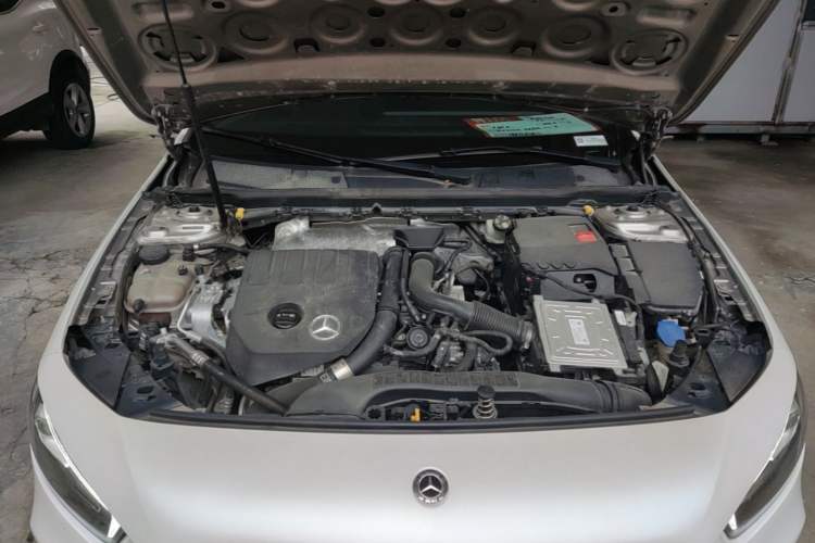 Used Mercedes-Benz A-Class 2019 A 200 Dynamic Edition Engine Bay