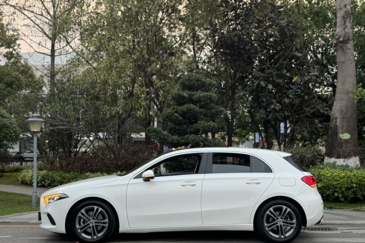Used Mercedes-Benz A-Class 2019 A 200 Dynamic Edition Exterior 11